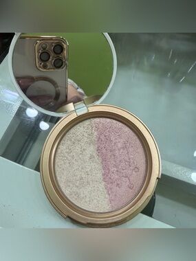 Too Faced Candlelight Glow Highlighter Duo